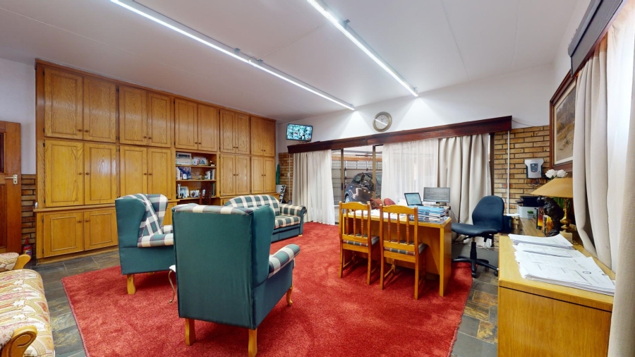 6 Bedroom Property for Sale in Van Der Hoff Park North West